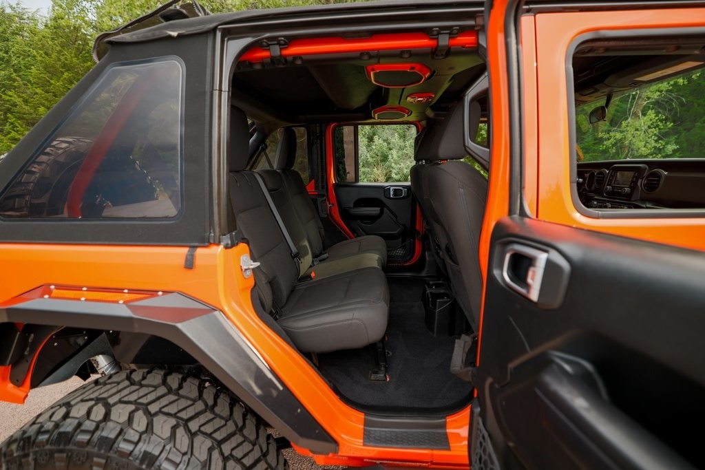 2018-jeep-wrangler-unlimited-sport-s (23)