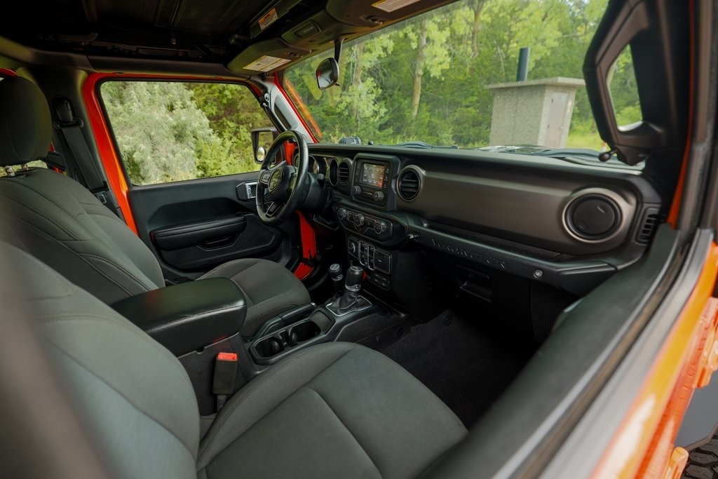 2018-jeep-wrangler-unlimited-sport-s (27)