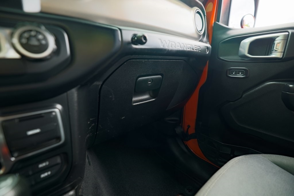 2018-jeep-wrangler-unlimited-sport-s (37)