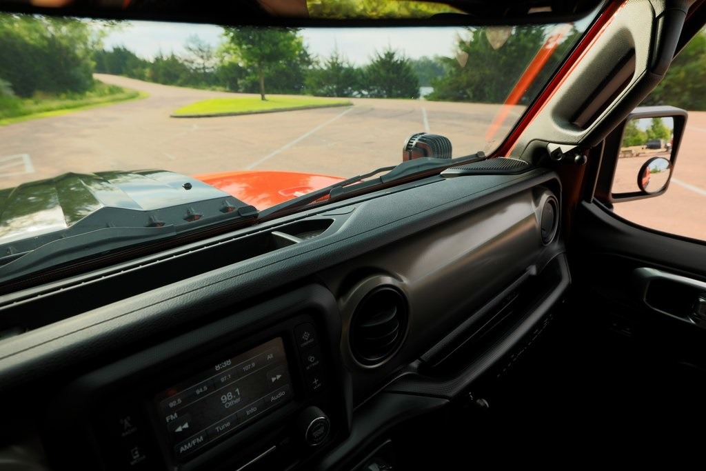 2018-jeep-wrangler-unlimited-sport-s (42)