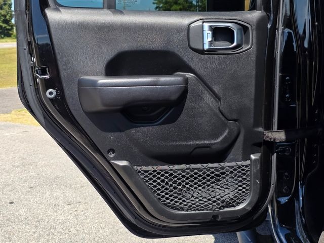 2020-jeep-gladiator-hope-mills-nc (18)