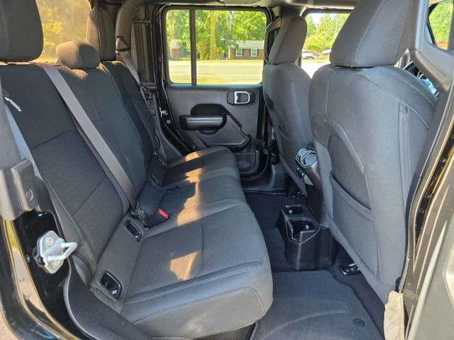2020-jeep-gladiator-hope-mills-nc (22)