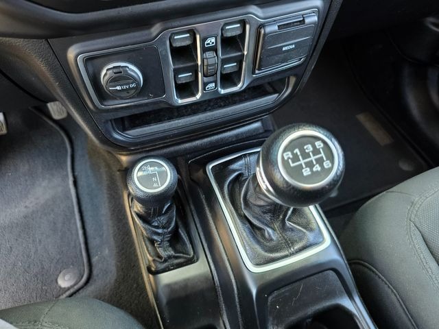 2020-jeep-gladiator-hope-mills-nc (27)