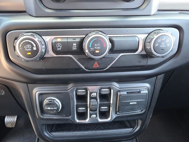 2020-jeep-gladiator-hope-mills-nc (31)
