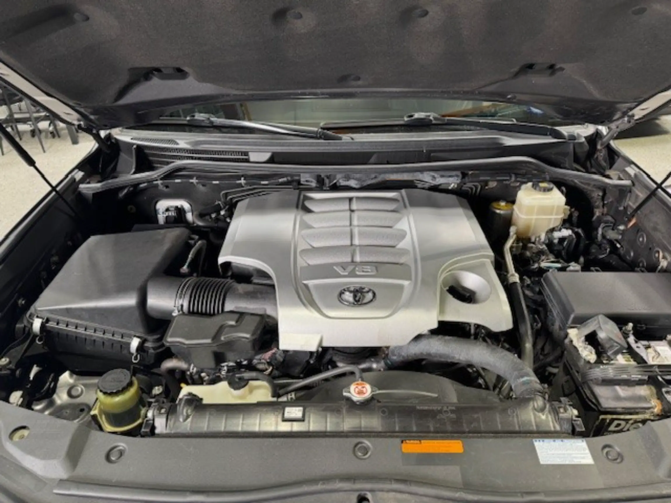 2021-toyota-land-cruiser-for-sale-st-louis-mo-01