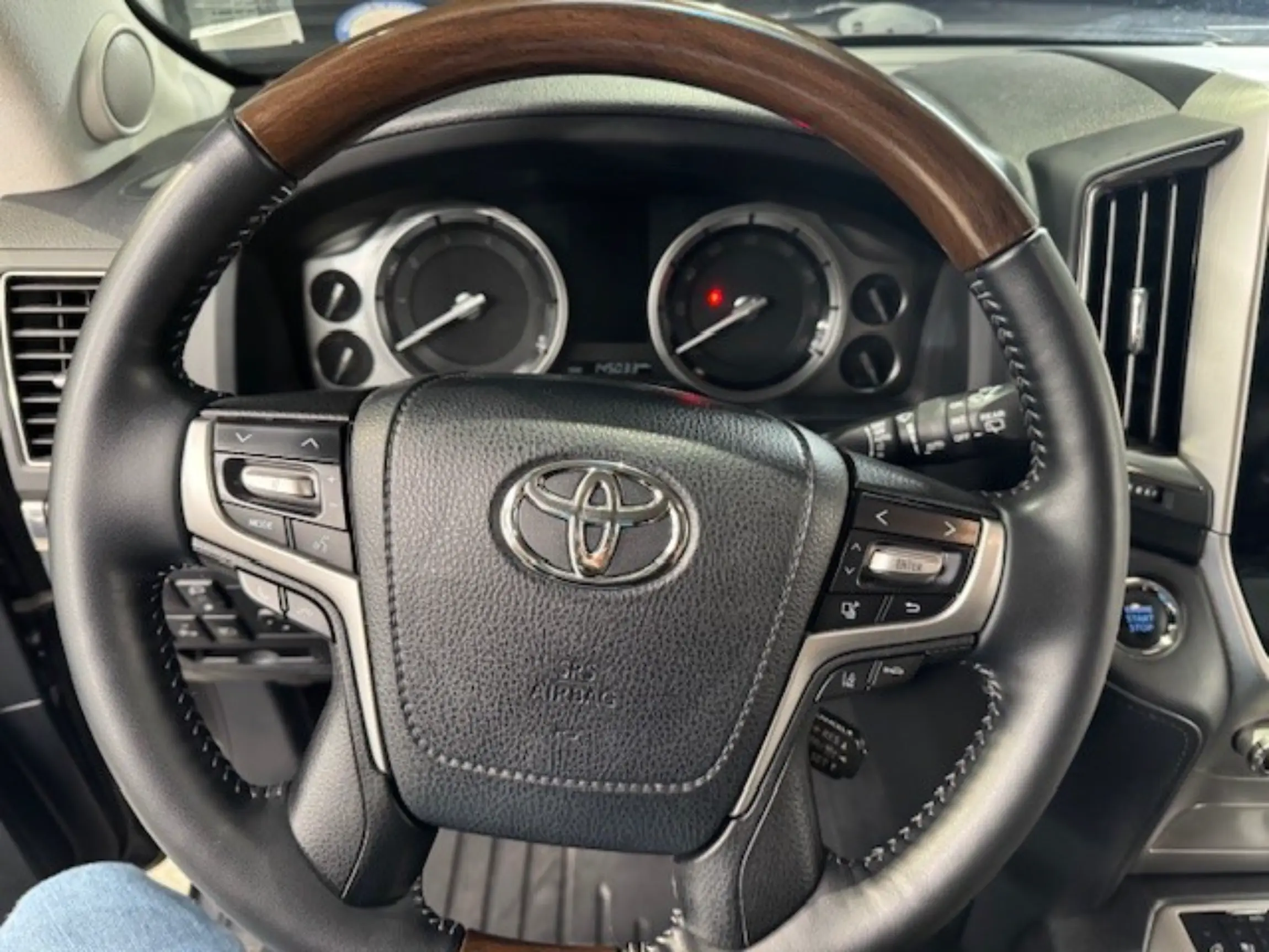2021-toyota-land-cruiser-for-sale-st-louis-mo-14