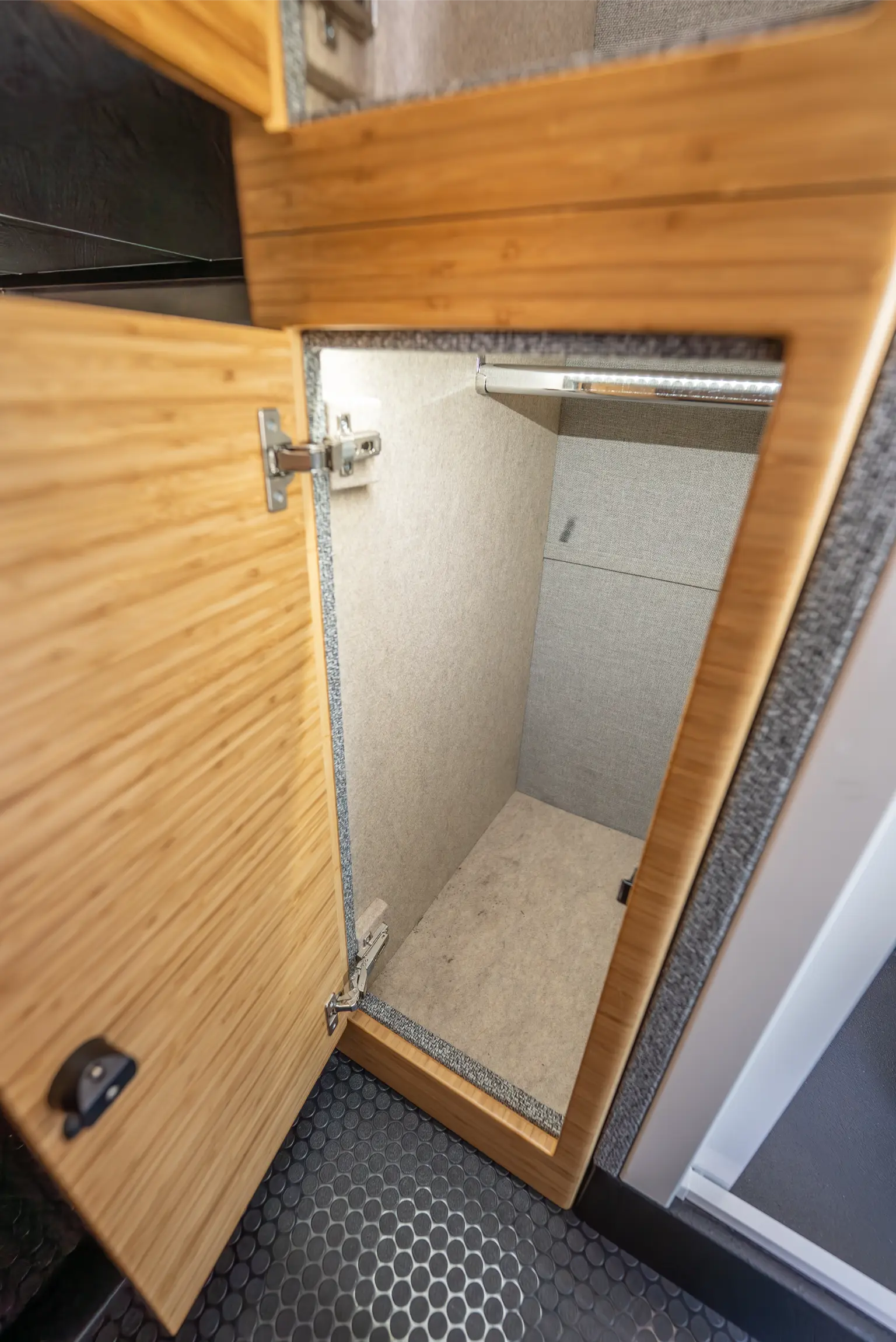 2022-mercedes-benz-sprinter-el-kapitan-for-sale-off-highway-van-43