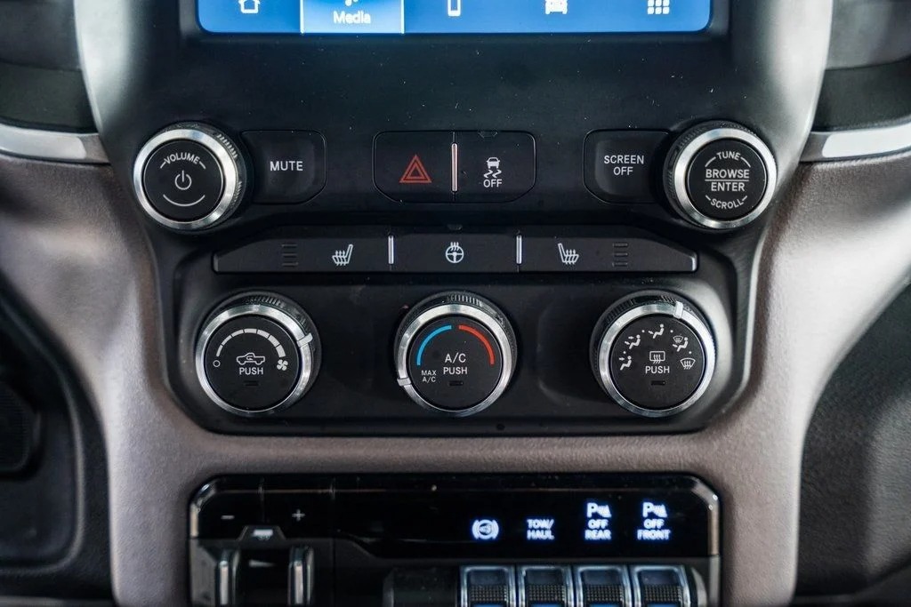 2023-ram-3500-big-horn (13)