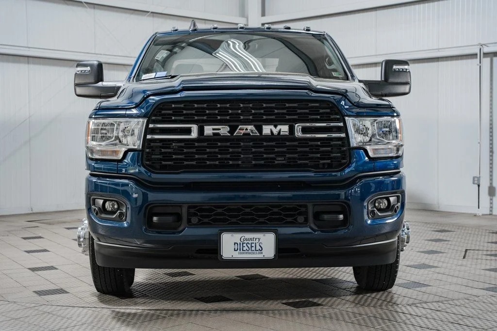2023-ram-3500-big-horn (42)