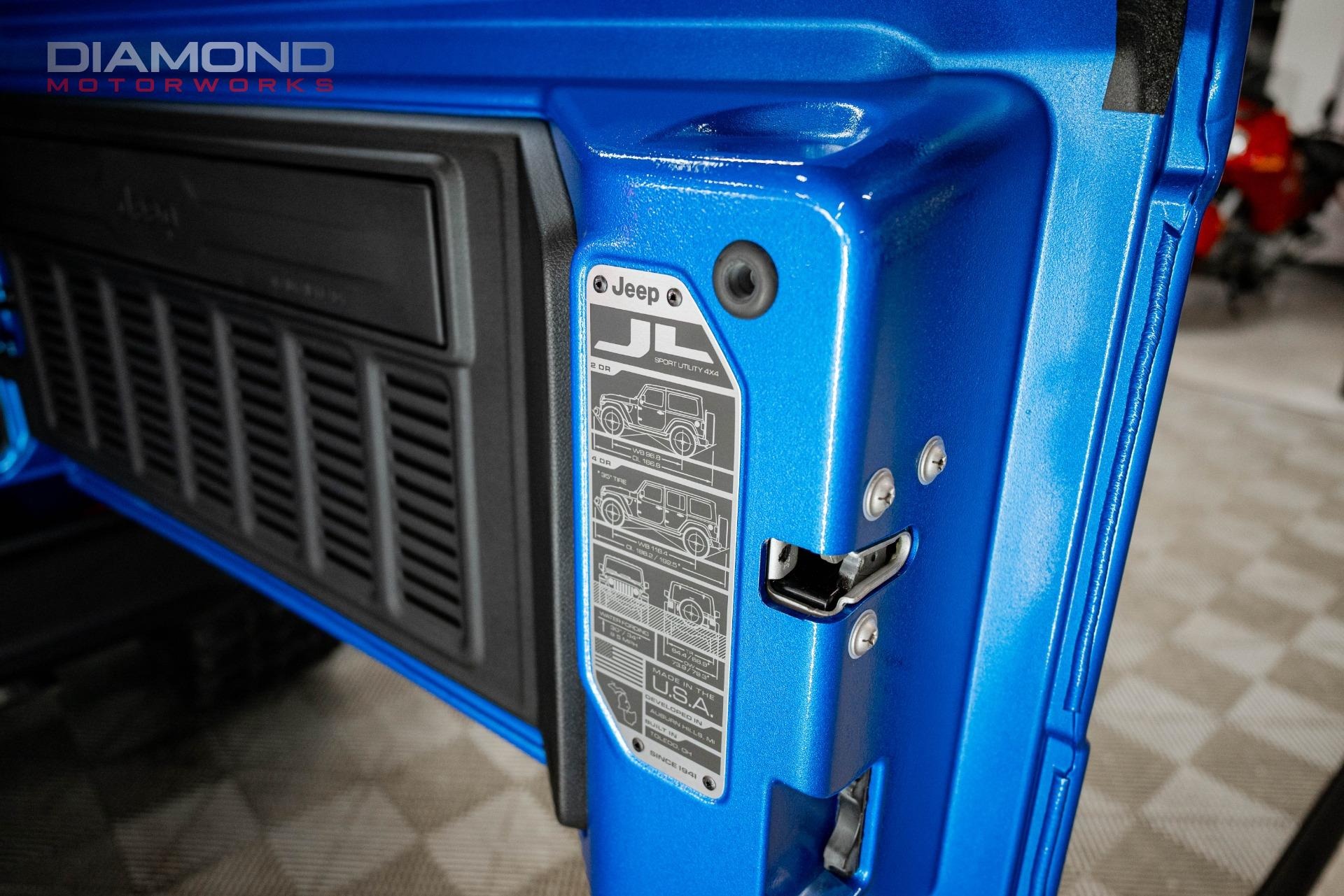 2024-jeep-wrangler-sahara-4x4 (15)