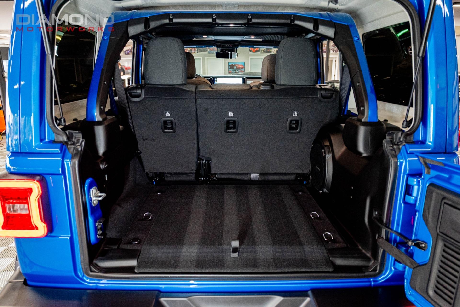 2024-jeep-wrangler-sahara-4x4 (19)