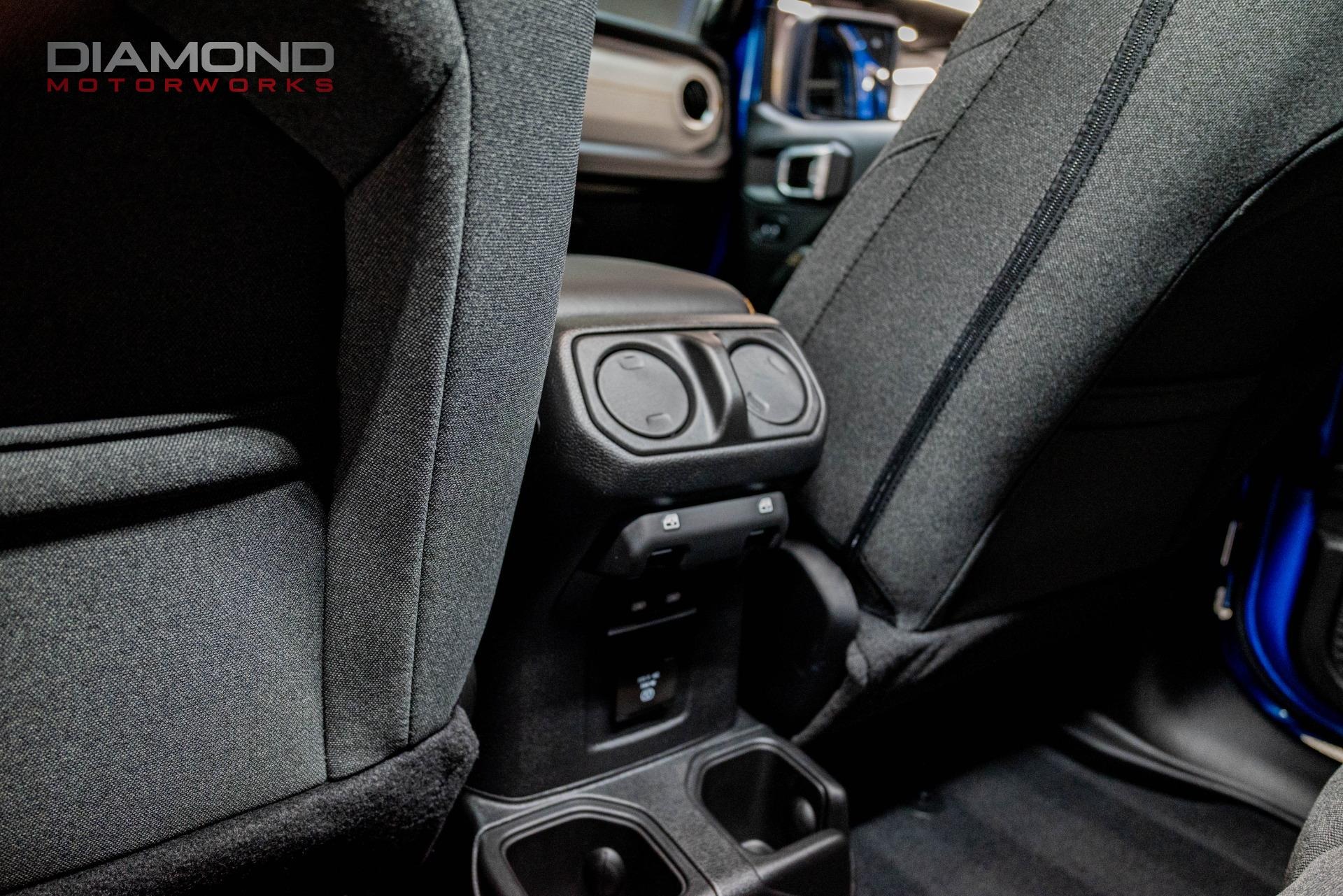2024-jeep-wrangler-sahara-4x4 (20)