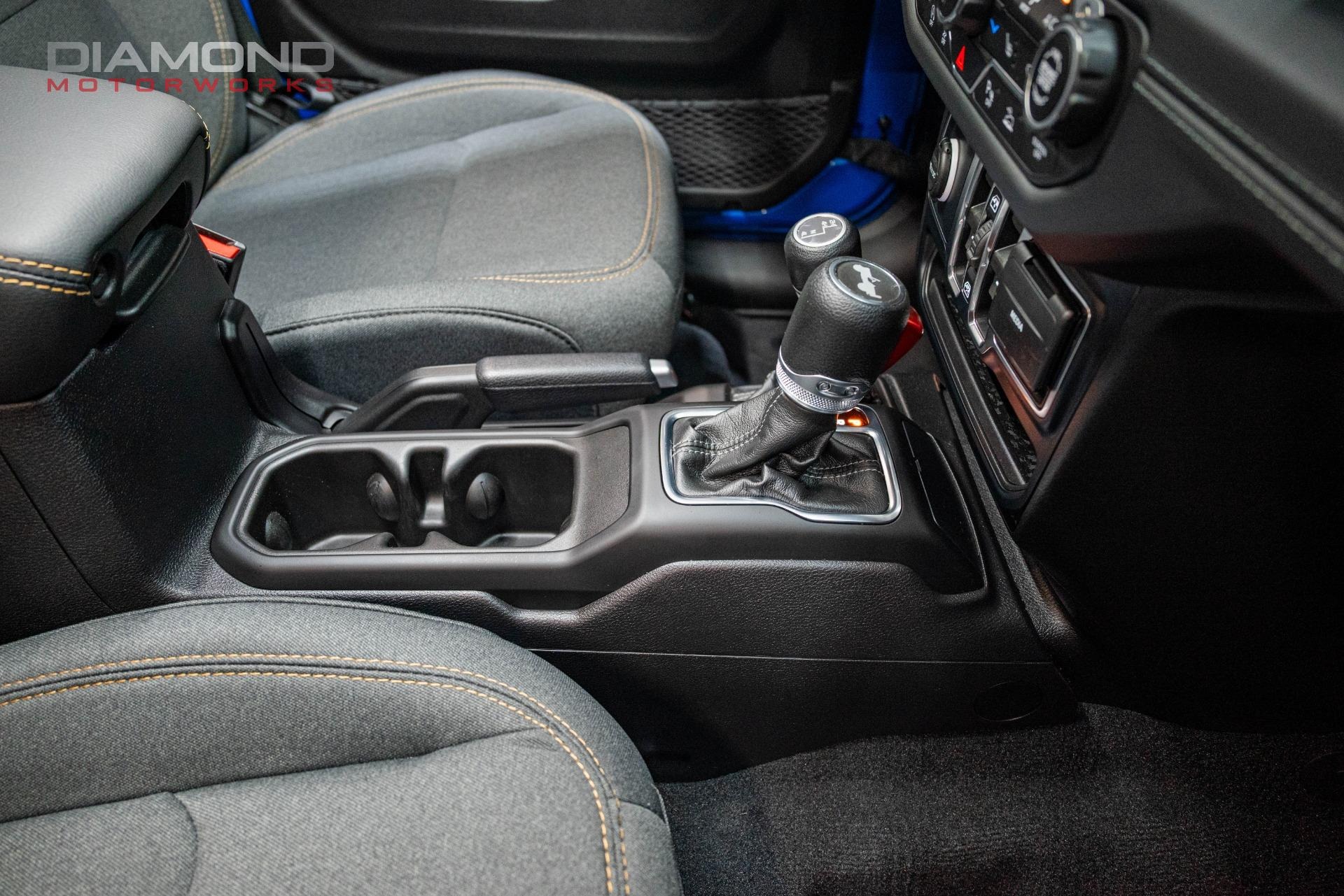 2024-jeep-wrangler-sahara-4x4 (28)