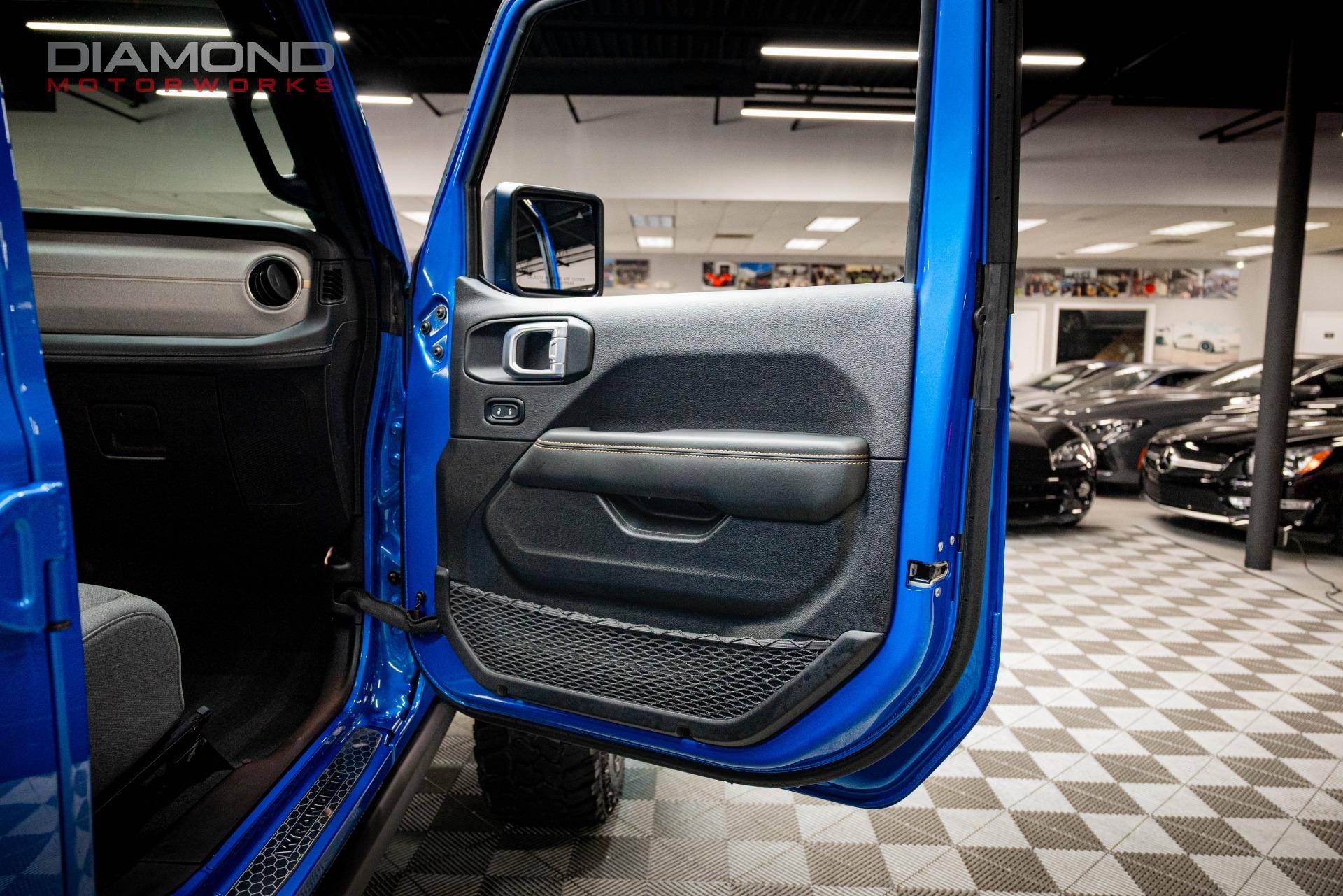 2024-jeep-wrangler-sahara-4x4 (38)