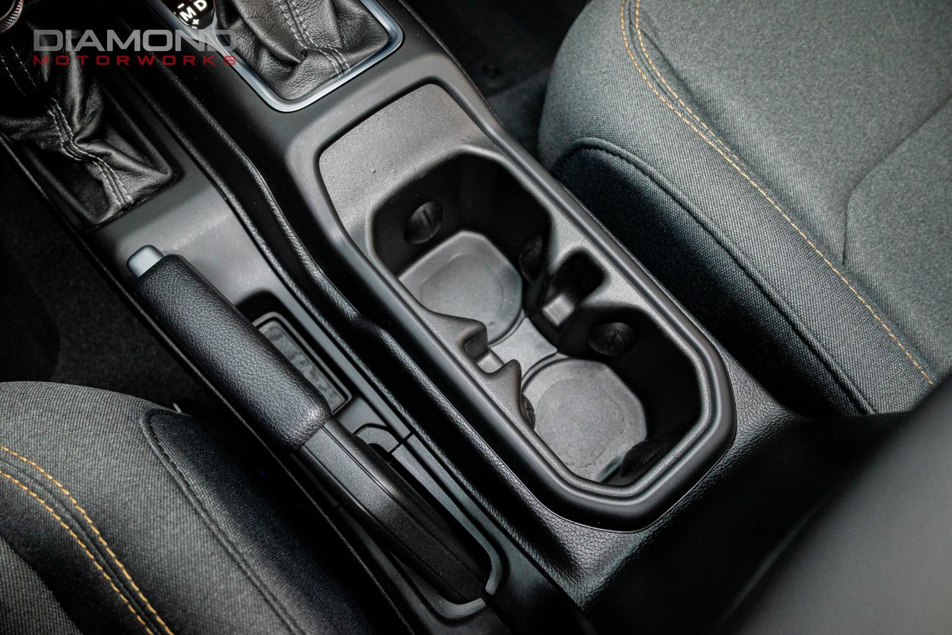 2024-jeep-wrangler-sahara-4x4 (40)