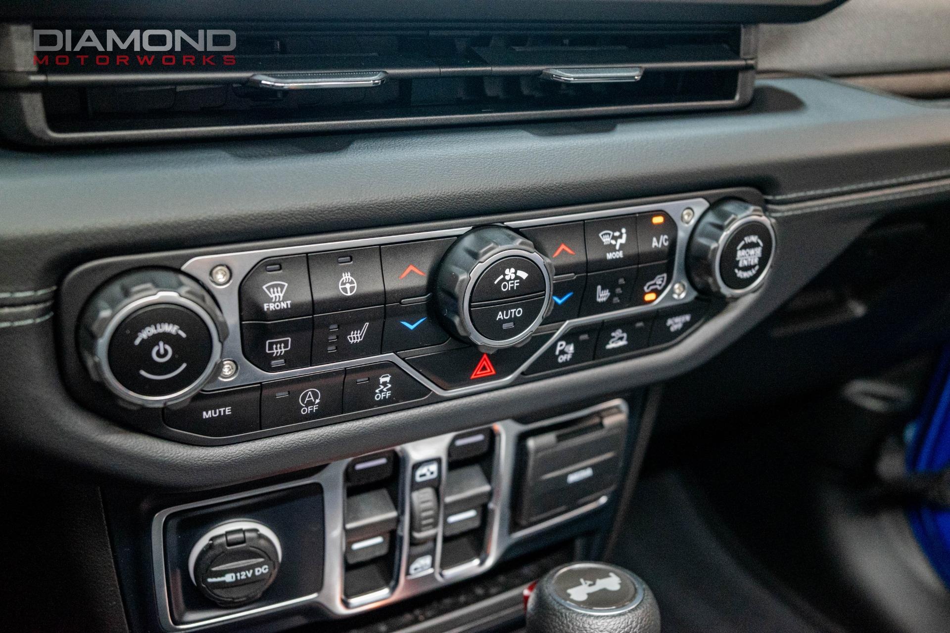 2024-jeep-wrangler-sahara-4x4 (49)