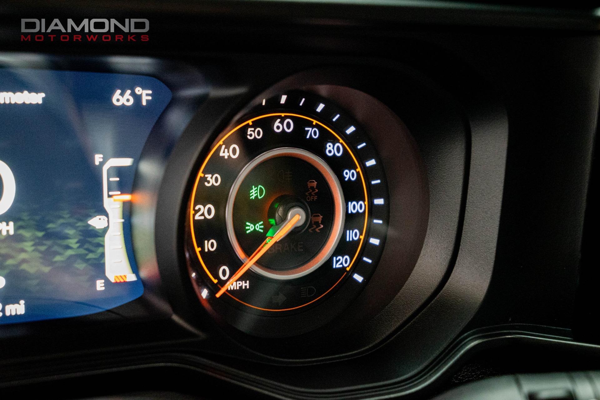 2024-jeep-wrangler-sahara-4x4 (54)