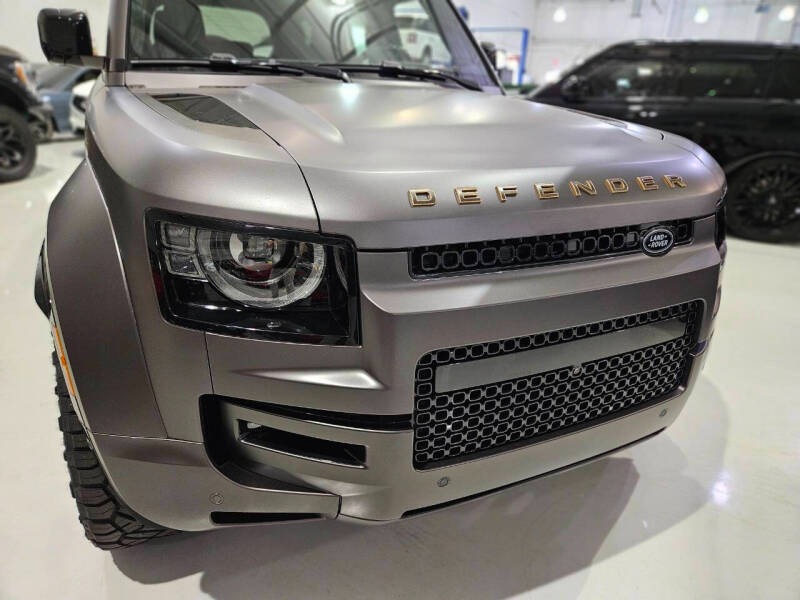 2025 Land Rover Defender 110 P635 OCTA (120)