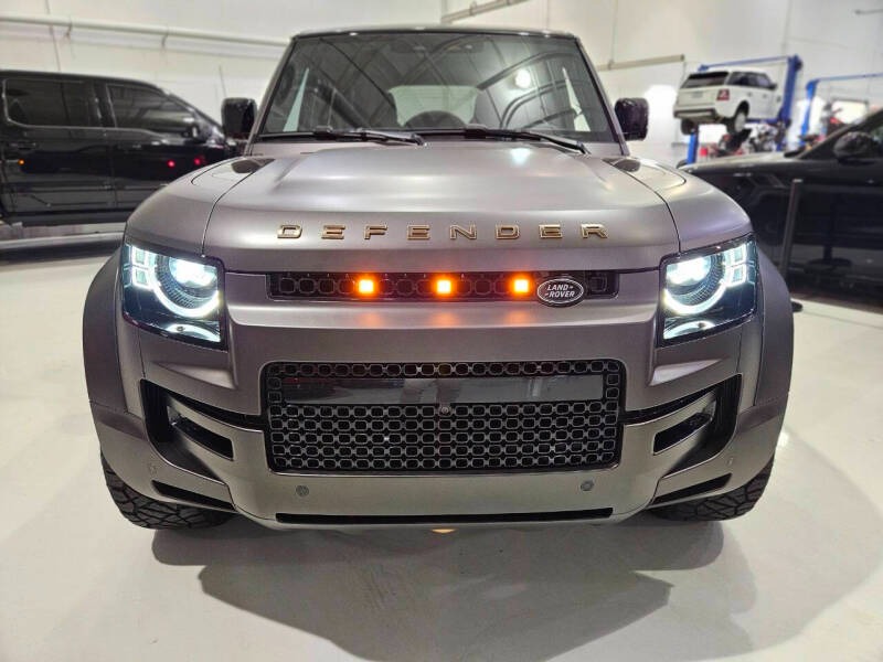 2025 Land Rover Defender 110 P635 OCTA (122)