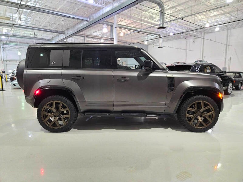 2025 Land Rover Defender 110 P635 OCTA (141)