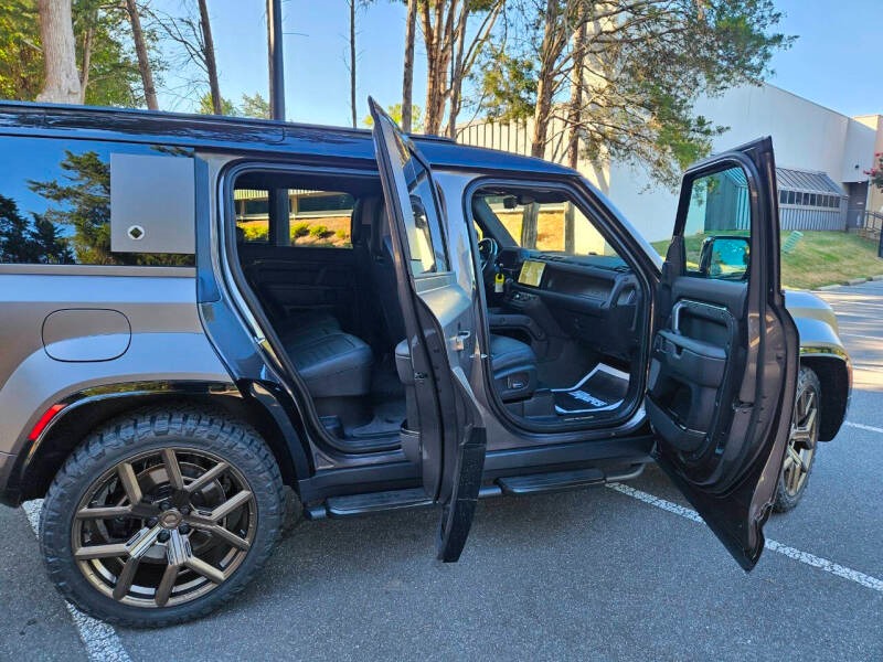 2025 Land Rover Defender 110 P635 OCTA (164)