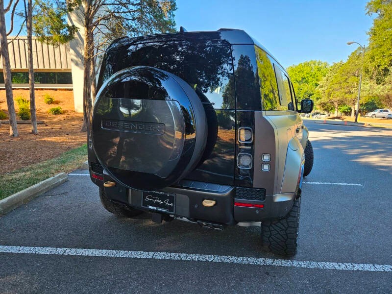 2025 Land Rover Defender 110 P635 OCTA (170)