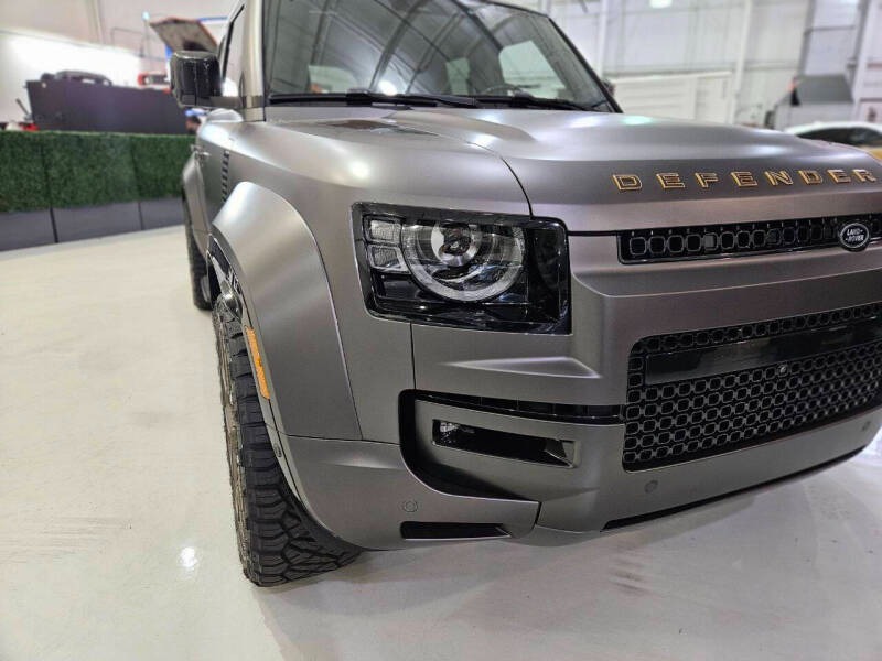 2025 Land Rover Defender 110 P635 OCTA (30)