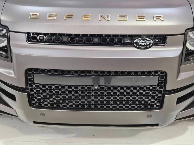 2025 Land Rover Defender 110 P635 OCTA (31)