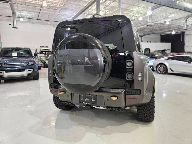 2025 Land Rover Defender 110 P635 OCTA (42)