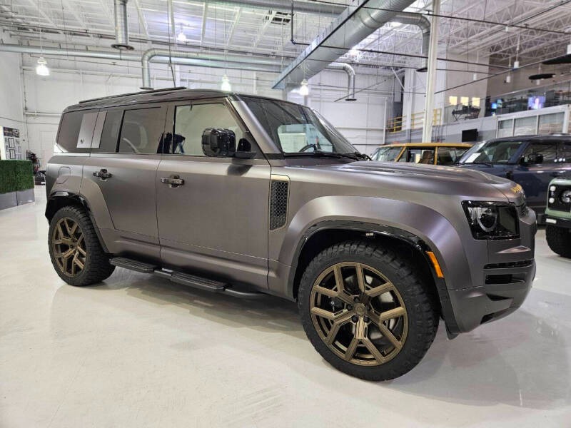 2025 Land Rover Defender 110 P635 OCTA (44)