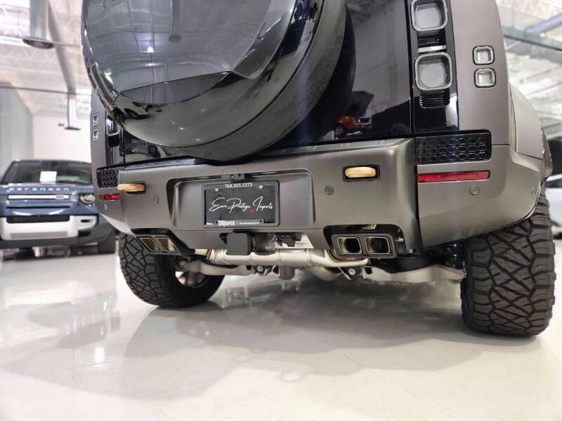 2025 Land Rover Defender 110 P635 OCTA (45)
