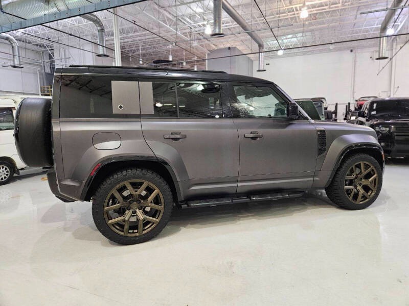 2025 Land Rover Defender 110 P635 OCTA (51)