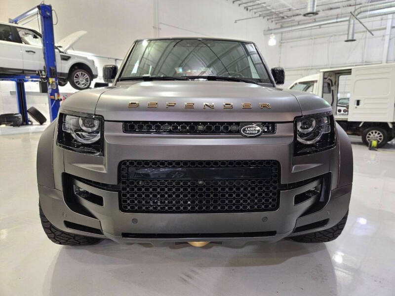2025 Land Rover Defender 110 P635 OCTA (58)