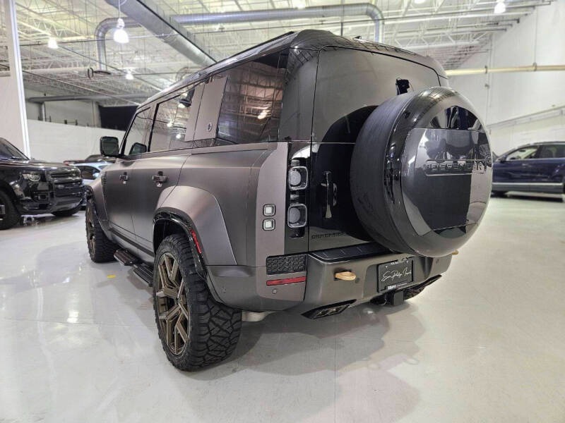 2025 Land Rover Defender 110 P635 OCTA (59)
