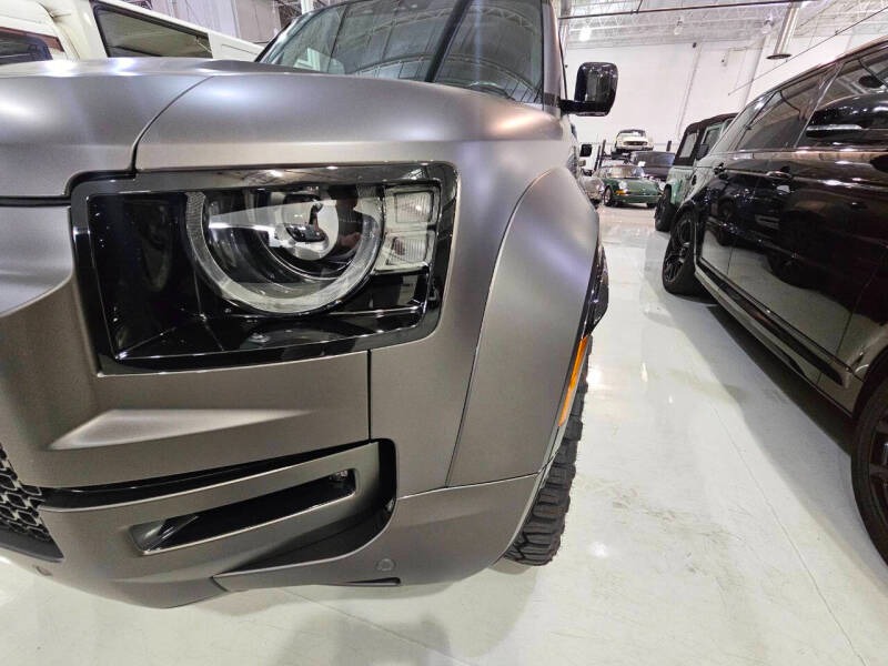 2025 Land Rover Defender 110 P635 OCTA (66)