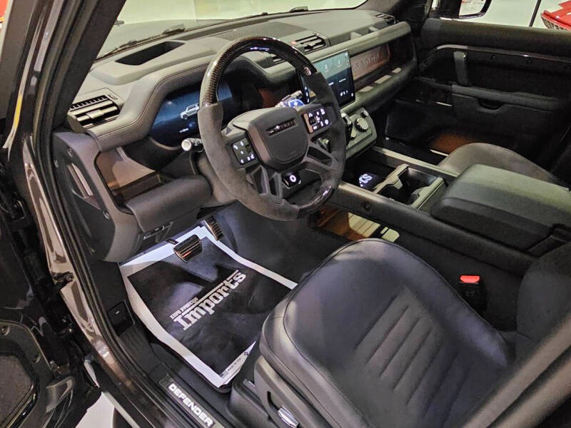 2025 Land Rover Defender 110 P635 OCTA (7)