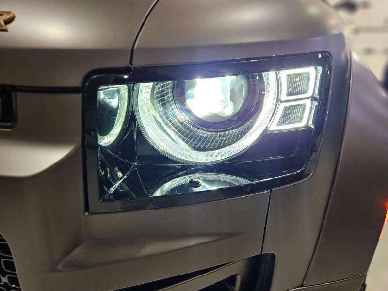 2025 Land Rover Defender 110 P635 OCTA (73)