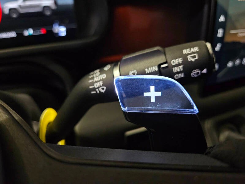 2025 Land Rover Defender 110 P635 OCTA (85)