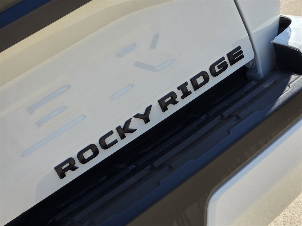 2025-nissan-frontier-for-pro-4x-for-sale-09