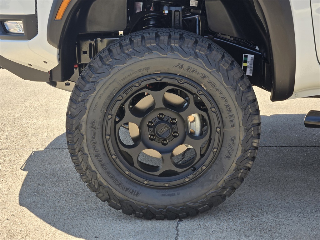 2025-nissan-frontier-for-pro-4x-for-sale-10