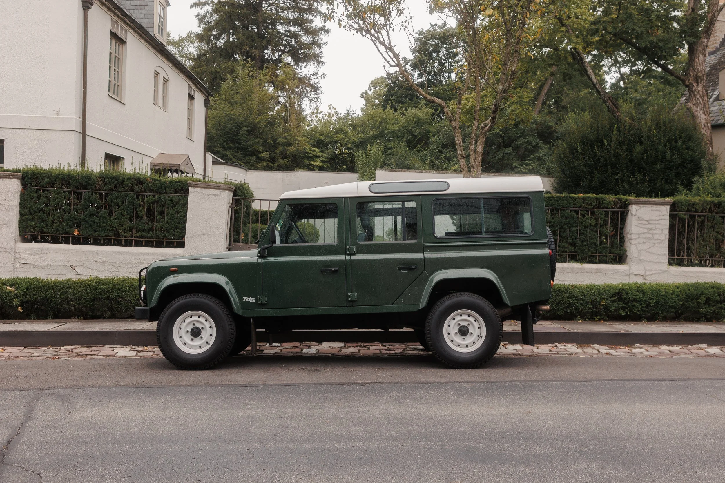 Euro 2000-Land-Rover-Defender-110-for-sale-ohio-01