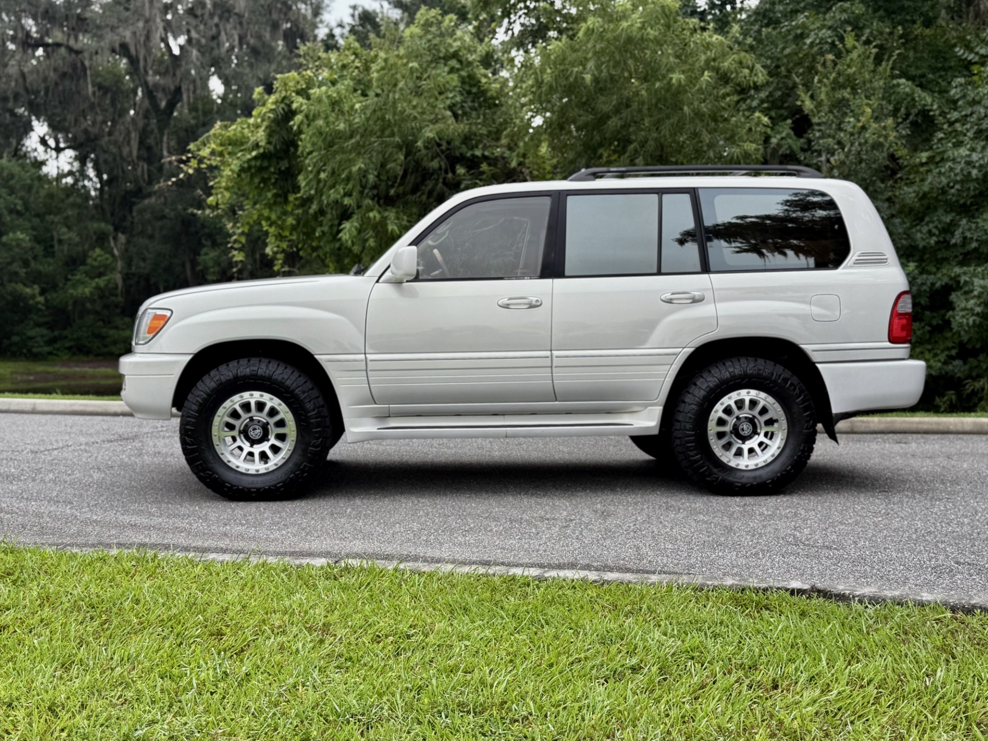 Used-2000-Lexus-LX-470-FRESH-BUILD-CALI-CLEAN-CARFAX-BEAUTIFUL-1754649594
