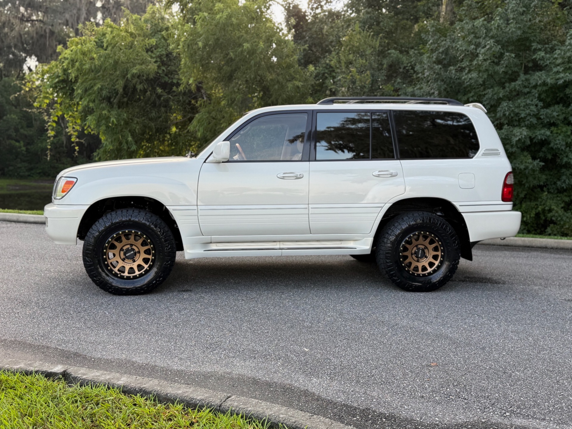 Used-2002-Lexus-LX-470-FRESH-BUILD-CALI-CLEAN-CARFAX-BEAUTIFUL-1754657998