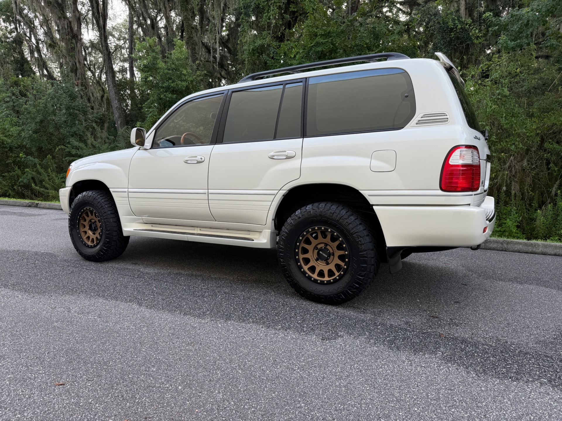 Used-2002-Lexus-LX-470-FRESH-BUILD-CALI-CLEAN-CARFAX-BEAUTIFUL-1754658016