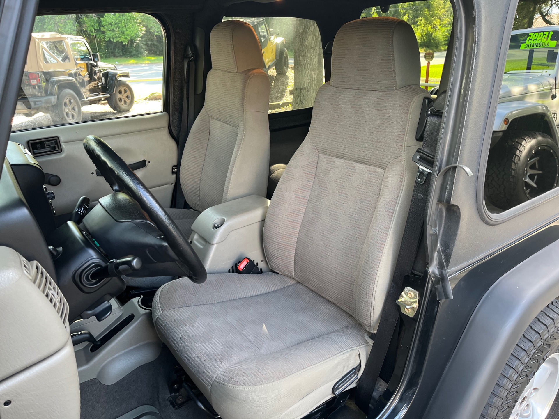 Used-2005-Jeep-Wrangler-Sport (12)