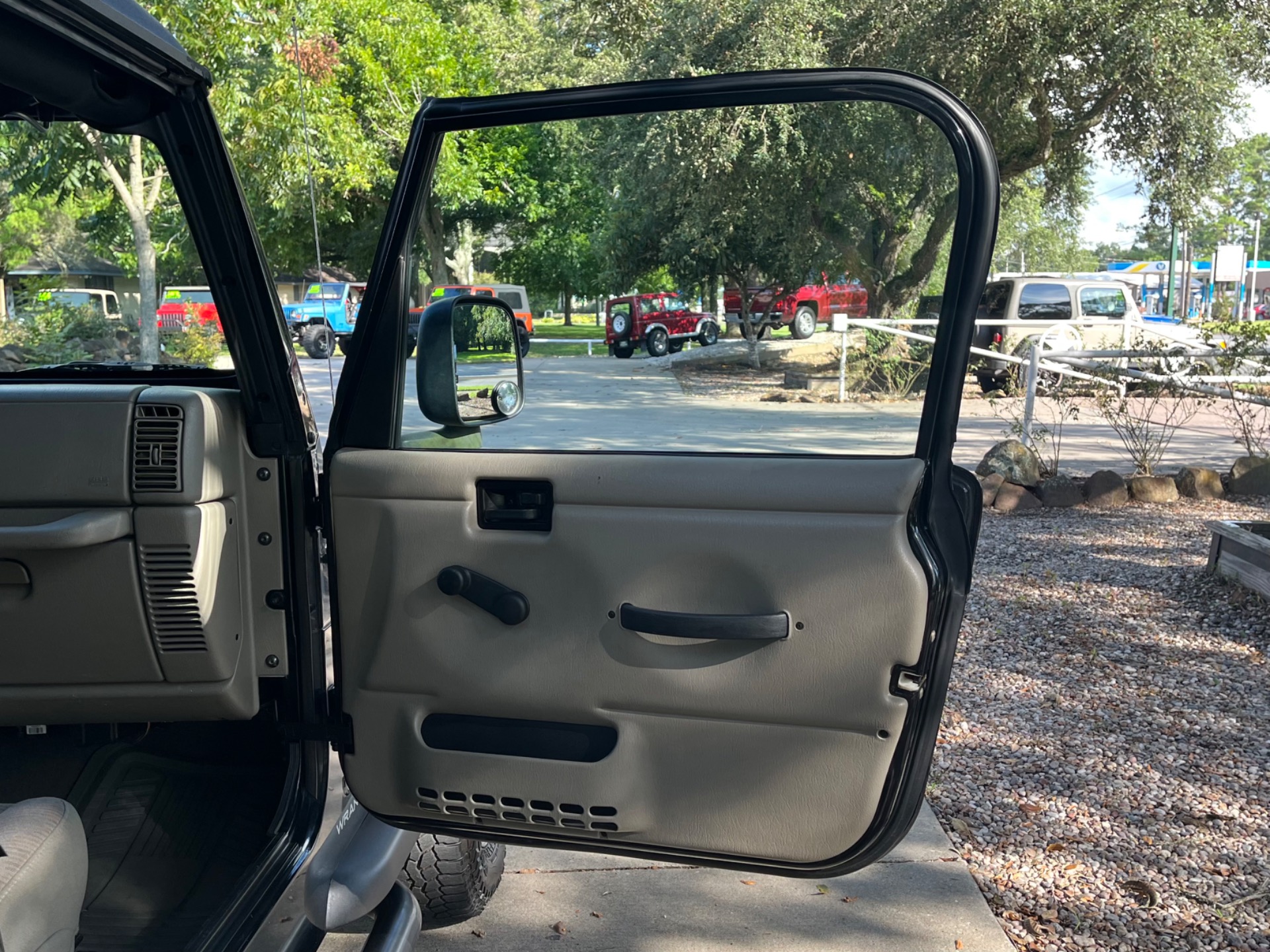Used-2005-Jeep-Wrangler-Sport (24)