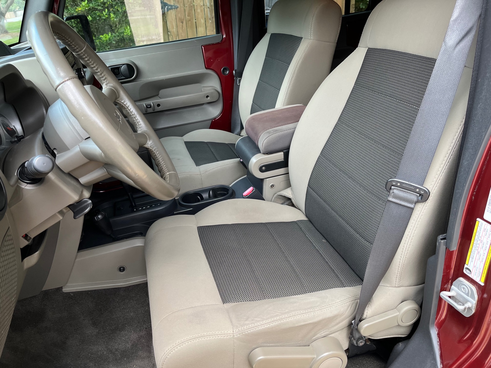 Used-2010-Jeep-Wrangler-Unlimited-Sport (14)