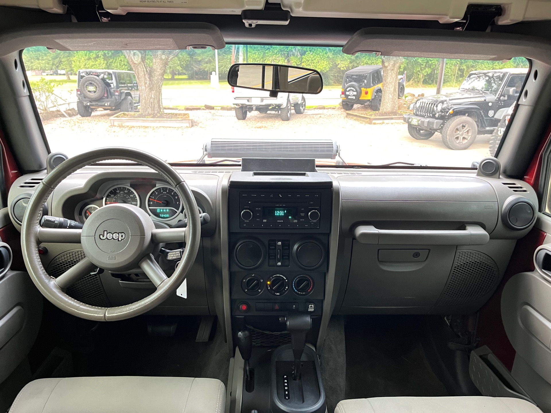 Used-2010-Jeep-Wrangler-Unlimited-Sport (16)
