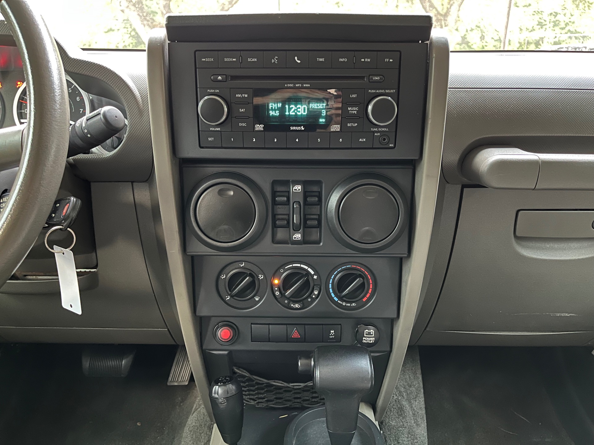 Used-2010-Jeep-Wrangler-Unlimited-Sport (19)