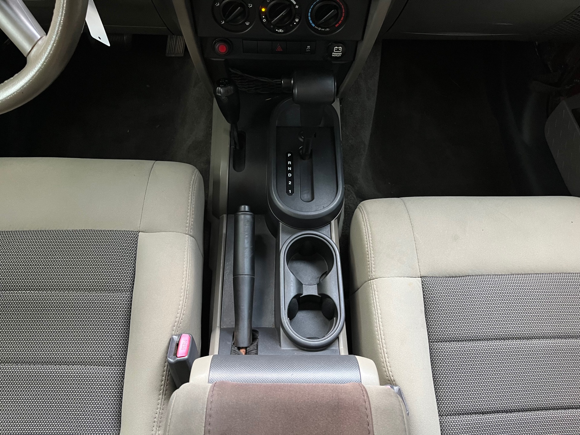Used-2010-Jeep-Wrangler-Unlimited-Sport (20)